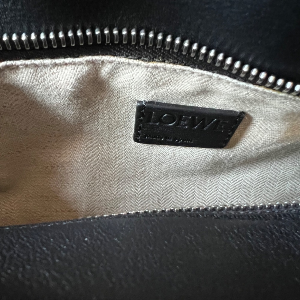 Loewe Black Puzzle Leather Crossbody Bag - Picture 5 of 14